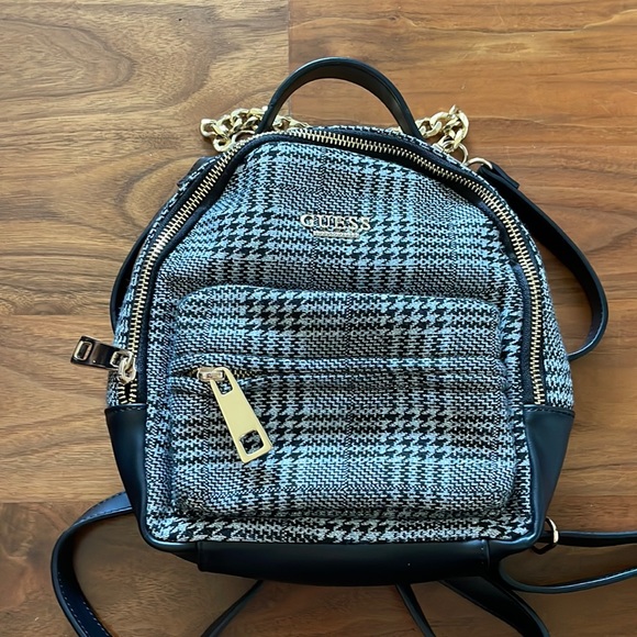 Guess convertible mini backpack crossbody - Picture 1 of 13